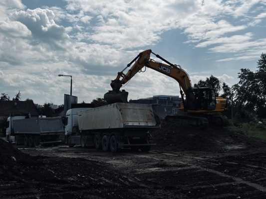 Kelenfoldi melo Ka Gep gepesfoldmunkak hu foldszallitas 2